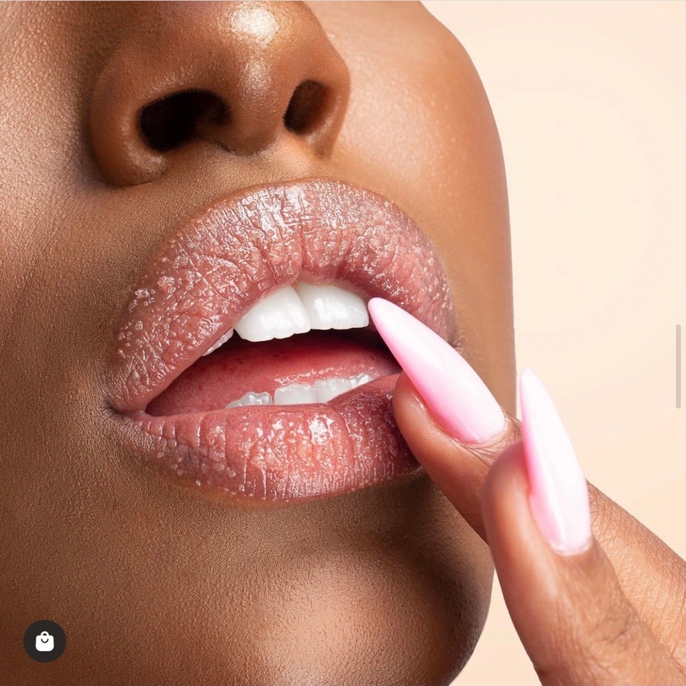 ONLY 2 LEFT!! Sara Happ The Lip Scrub 💋